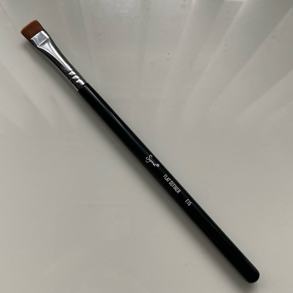 Sigma Beauty Flat Definer Brush - E15